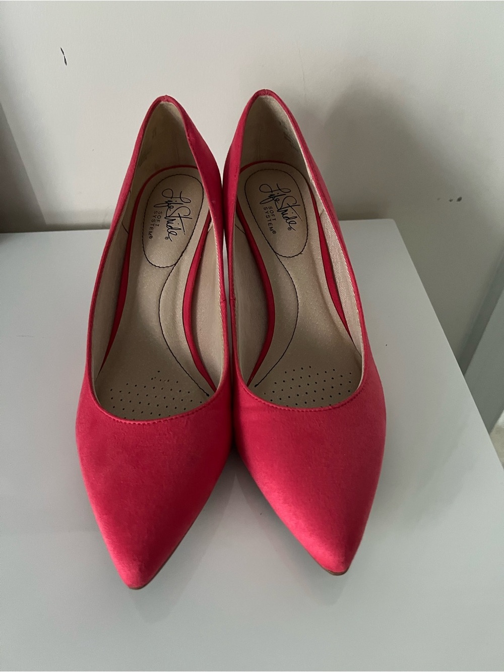 Life Stride Coral Pointed Toe Pumps